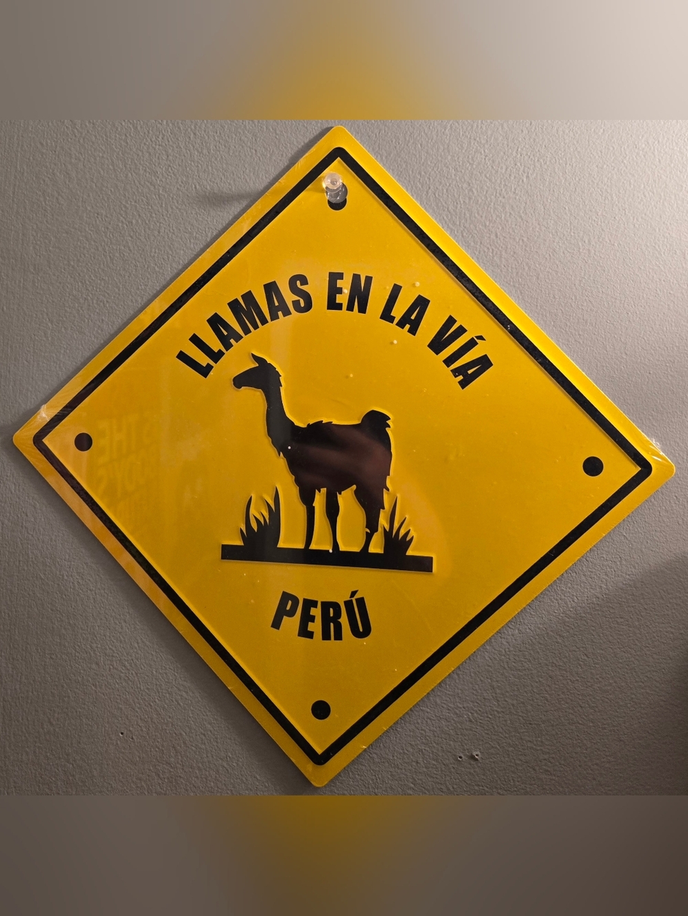 Perú Llamas en la Vía Yellow Wall Sign - Decorative Home Wall Décor